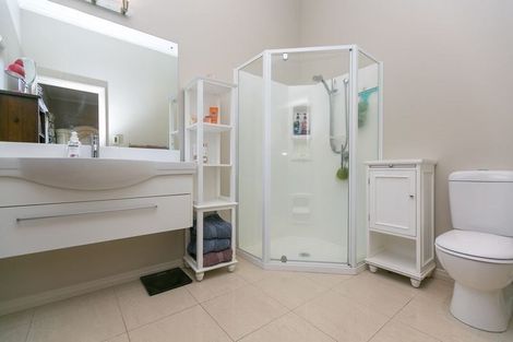 Photo of property in 3 Sampson Avenue, Waiwhakaiho, New Plymouth, 4312