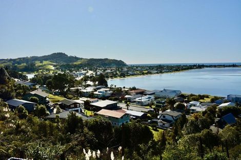 Photo of property in 16 Pine Grove, Tairua, 3508