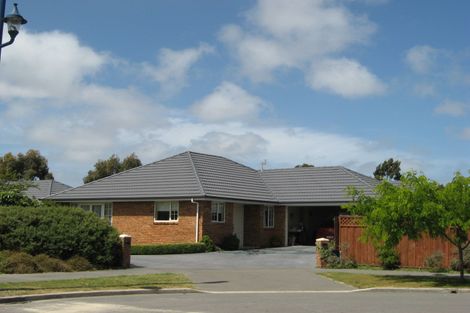 Photo of property in 24 Chesterfield Mews, Russley, Christchurch, 8042