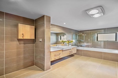 Photo of property in 13a Fiesta Drive, Half Moon Bay, Auckland, 2012