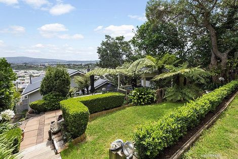 Photo of property in 33 Townsend Road, Miramar, Wellington, 6022