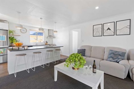 Photo of property in 28 Newton Place, Westbrook, Palmerston North, 4412