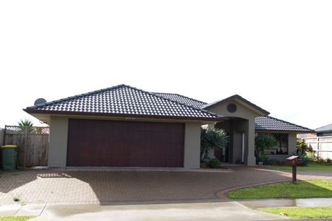 Photo of property in 8 Erne Crescent, East Tamaki, Auckland, 2016