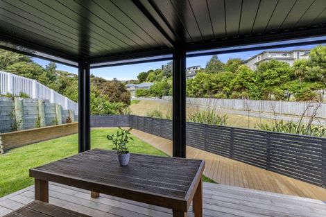 Photo of property in 12 Botany Lane, Whitby, Porirua, 5024