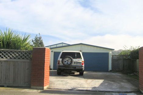 Photo of property in 10 Ash Grove, Ranui, Porirua, 5024