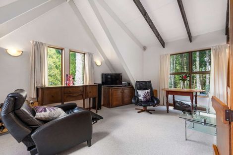 Photo of property in 25 Napuka Road, Henderson Valley, Auckland, 0612