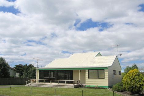 Photo of property in 1 Patterson Place, Waihi Beach, 3611