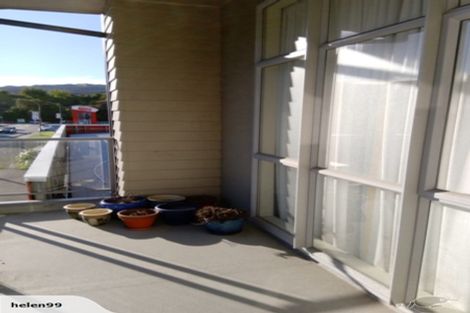 Photo of property in 3/20 Main Road, Tawa, Wellington, 5028