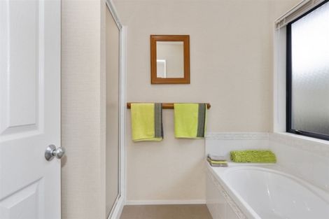 Photo of property in 17 Summerhaven Place, Ohauiti, Tauranga, 3112