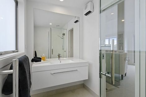 Photo of property in 56 Fendalton Road, Fendalton, Christchurch, 8014