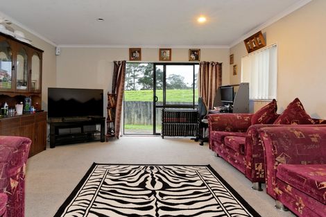 Photo of property in 9 Misty Valley Drive, Henderson, Auckland, 0612