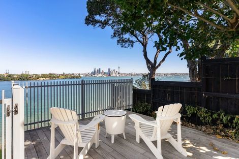 Photo of property in 21 Norwood Road, Bayswater, Auckland, 0622