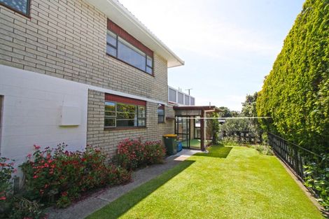 Photo of property in 2/10 Annandale Street, Lynmouth, New Plymouth, 4310