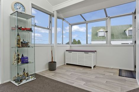 Photo of property in 1/28 Glen Vista Place, Bayview, Auckland, 0629
