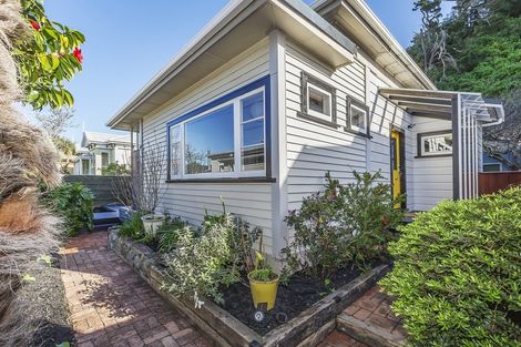 Photo of property in 42 Derwent Street, Island Bay, Wellington, 6023