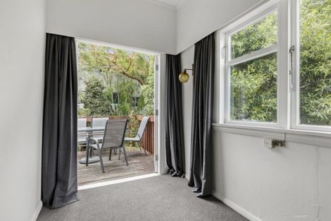 Photo of property in 15 Moir Street, Mount Victoria, Wellington, 6011