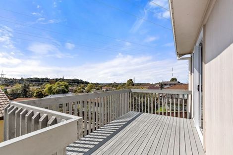 Photo of property in 24 Halloran Place, Massey, Auckland, 0614