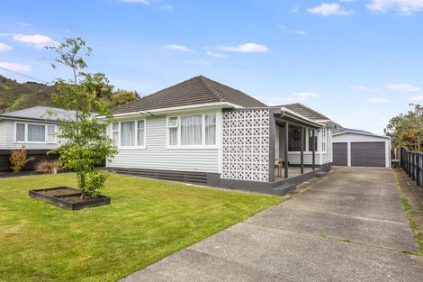 Photo of property in 5 Dunn Street, Wainuiomata, Lower Hutt, 5014
