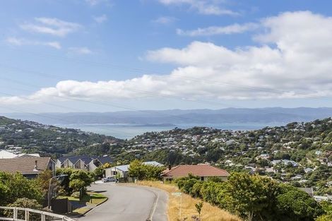 Photo of property in 1 Chequers Way, Crofton Downs, Wellington, 6035