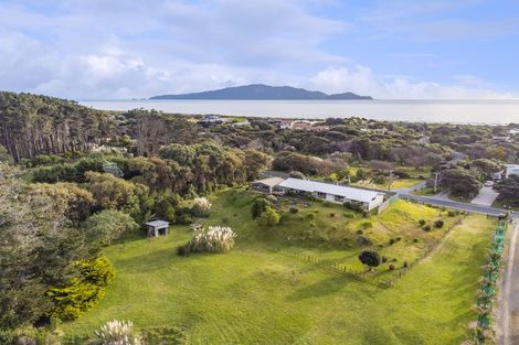 Photo of property in 63 Paetawa Road, Peka Peka, Waikanae, 5391