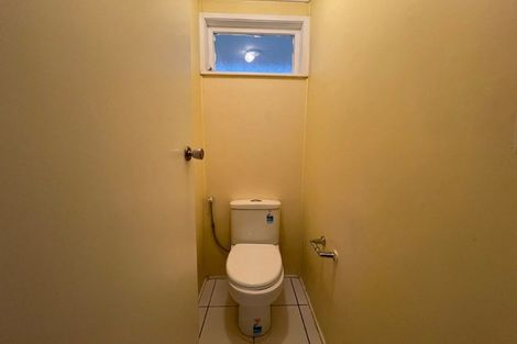 Photo of property in 17 Ellice Road, Totara Vale, Auckland, 0629