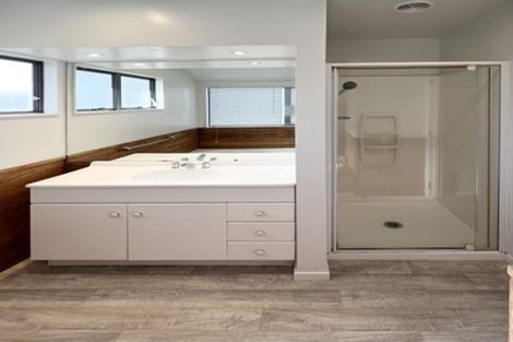 Photo of property in 10 Parkside Road, West Harbour, Auckland, 0618