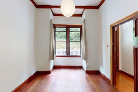 Photo of property in 140 Russell Terrace, Berhampore, Wellington, 6023