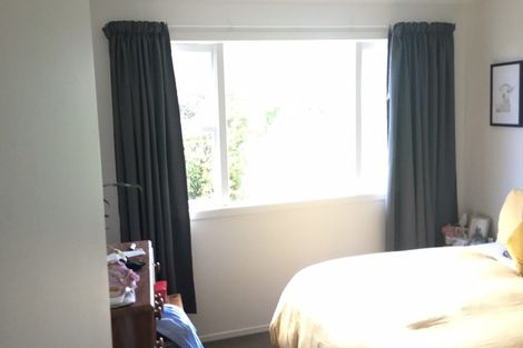 Photo of property in 2/17 Scarboro Terrace, Murrays Bay, Auckland, 0630