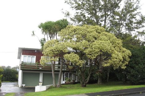 Photo of property in 67 Beach Road, Mellons Bay, Auckland, 2014