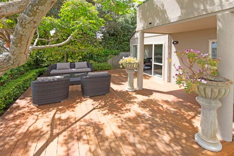 Photo of property in 3/39 Wade River Road, Stanmore Bay, Whangaparaoa, 0932