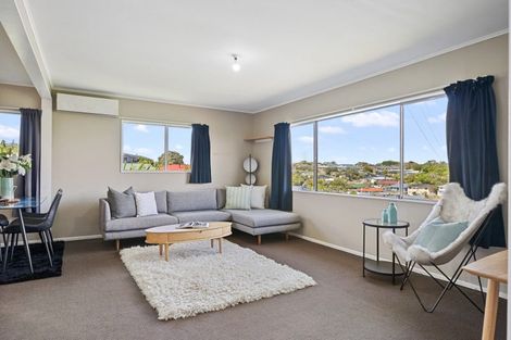 Photo of property in 23a Brooker Grove, Newlands, Wellington, 6037