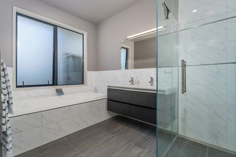 Photo of property in 8 Sara Way, Whitianga, 3510