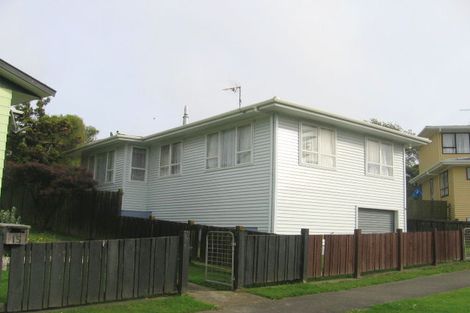 Photo of property in 17 Stipulate Place, Ascot Park, Porirua, 5024