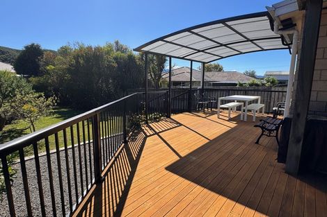 Photo of property in 255 Waikawa Road, Waikawa, Picton, 7220