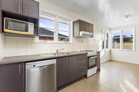 Photo of property in 20 Rosier Road, Glen Eden, Auckland, 0602