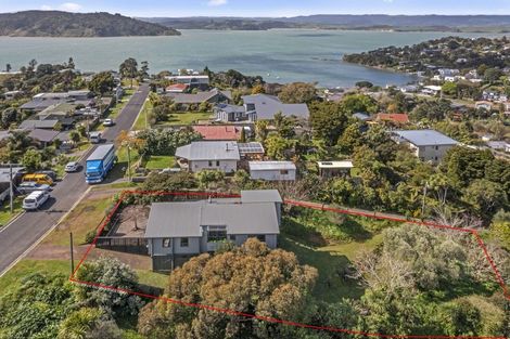 Photo of property in 1 Bay View Road, Raglan, 3225