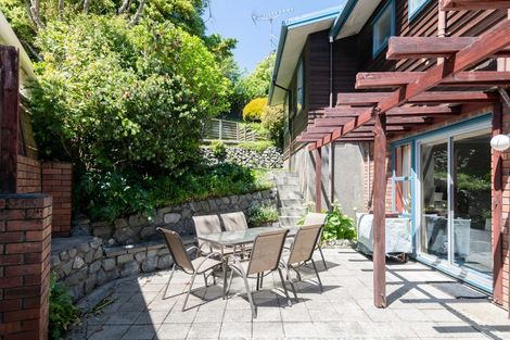 Photo of property in 72 Churton Drive, Churton Park, Wellington, 6037