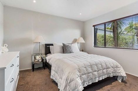 Photo of property in 2/4 Catrina Avenue, Birkenhead, Auckland, 0626