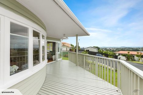 Photo of property in 1 Rubens Lane, West Harbour, Auckland, 0618