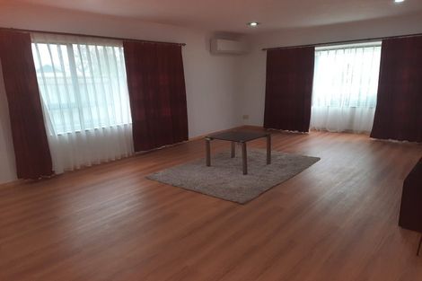 Photo of property in 11 Royal Oak Drive, Kelvin Grove, Palmerston North, 4414