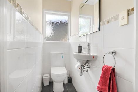 Photo of property in 26 Jade Avenue, Pakuranga Heights, Auckland, 2010