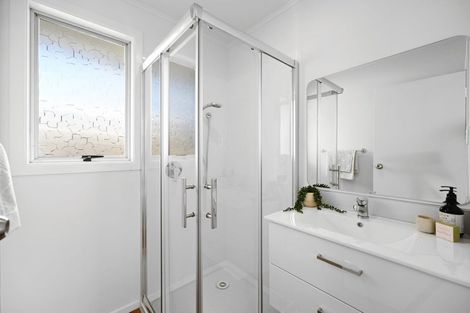 Photo of property in 63 Oakfield Crescent, Pukete, Hamilton, 3200