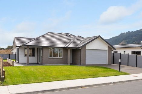 Photo of property in 168 Karuhiruhi Street, Waikanae, 5036