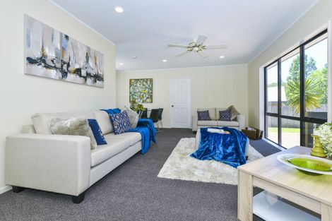 Photo of property in 5 Avonleigh Road, Green Bay, Auckland, 0604