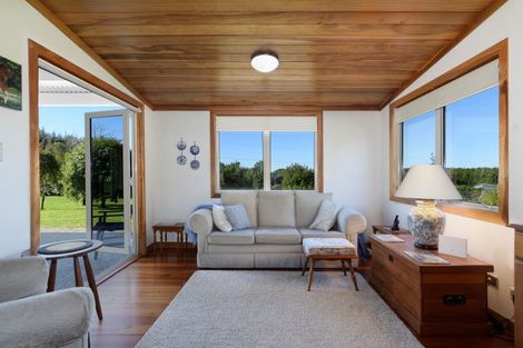 Photo of property in 35 Hume Road, Aongatete, 3181