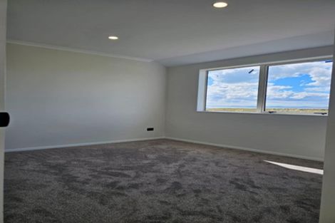 Photo of property in 8 Ritetai Street, Clarks Beach, 2122
