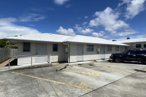 Photo of property in 12 Crescent Court, Melville, Hamilton, 3206