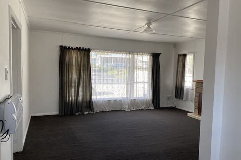 Photo of property in 27 Collins Road, Melville, Hamilton, 3206