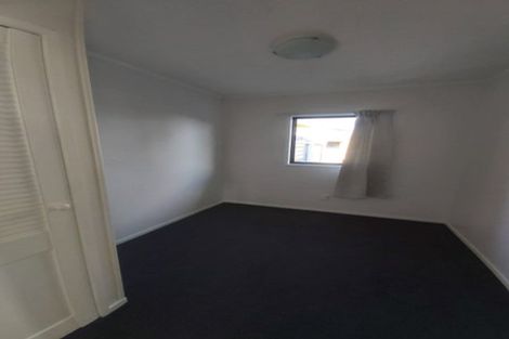 Photo of property in 2/12 Melleray Place, Randwick Park, Auckland, 2105