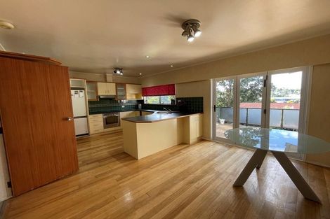 Photo of property in 11 Kathleen Street, Totara Vale, Auckland, 0627